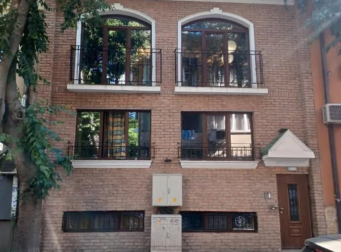 Tara Deluxe アパート